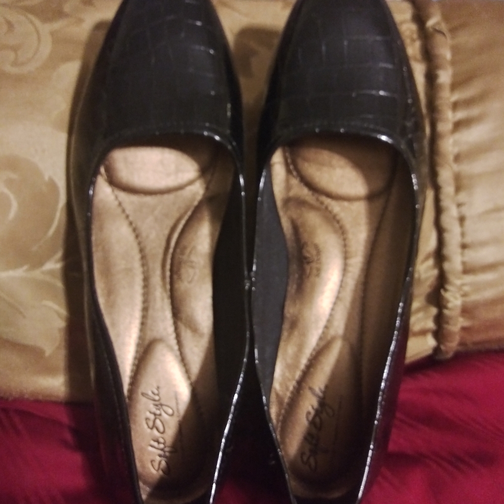 Womens shoes